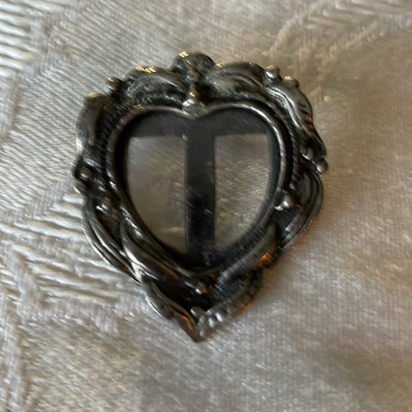 Heart Valentine 💘 Bundle Earrings & Pins - Picture 5 of 7